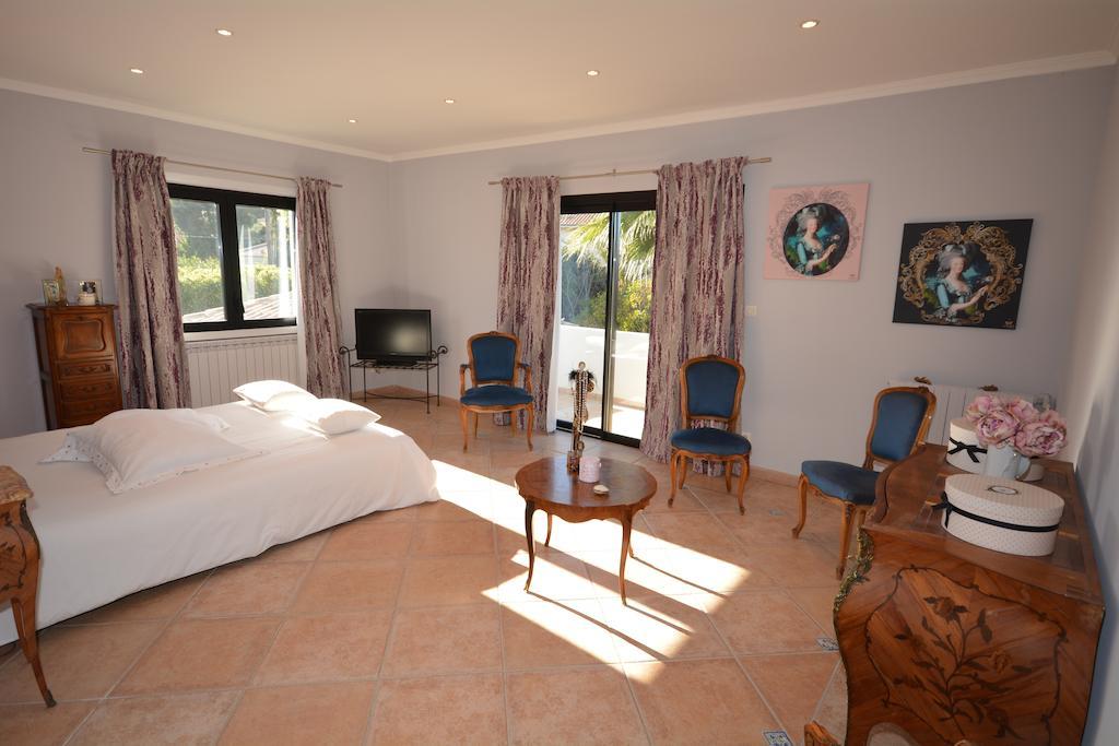 La Villa Blanche Sanary-sur-Mer Exterior foto