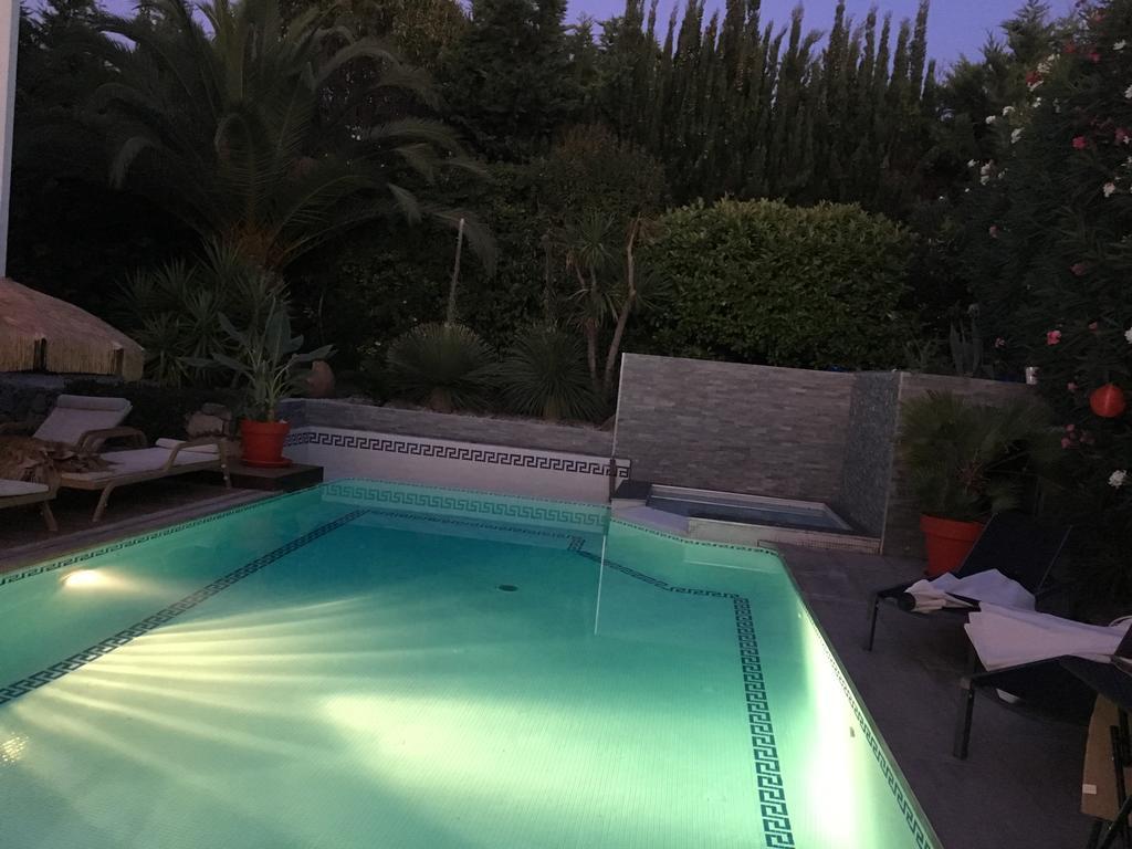 La Villa Blanche Sanary-sur-Mer Exterior foto